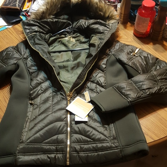 Nwt michael kors puffer olive green - Picture 5 of 8
